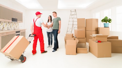 Safe and efficient loading of belongings into a van